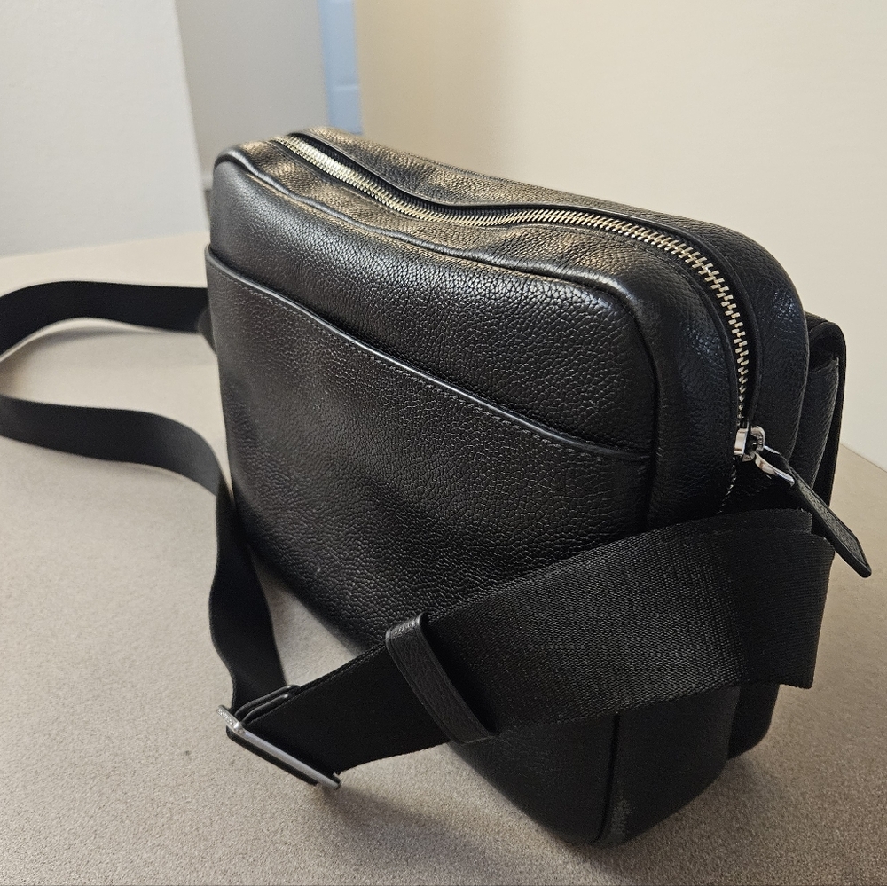 Unisex Michael Kors Cooper Black Pebbled Leather Messenger Bag Medium Crossbody - Picture 3 of 13